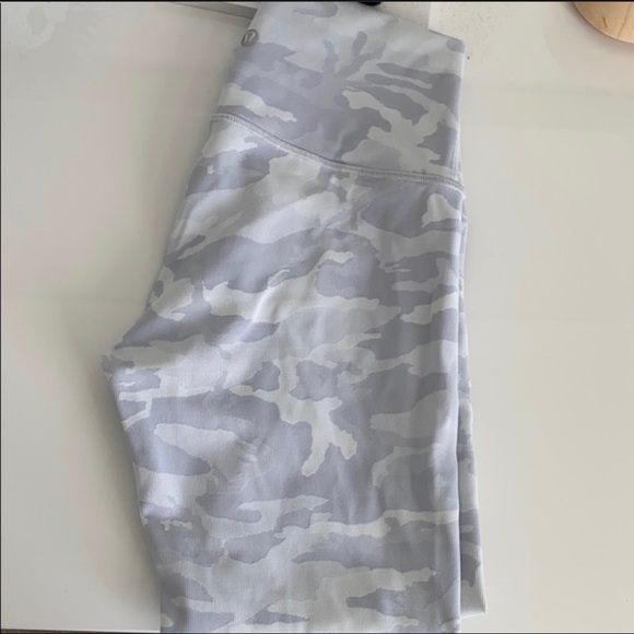 Lululemon luxtreme leggings white camo - Picture 1 of 2
